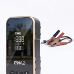 4'ü 1 Arada Dijital Ekranlı Akü Takviye Cihazı ve Lastik Şişirme Kompresörü - 12V 8000mAh Powerbank & SOS Fener